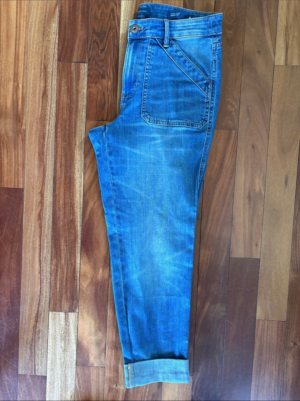 Women’s  Blue Denim crop Jeans - Casual Straight Fit, high rise